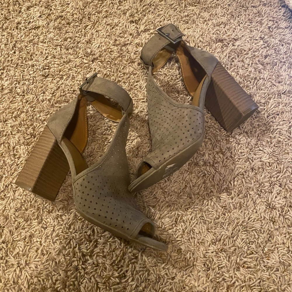 tan high heels